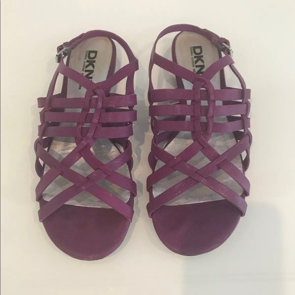 DKNY PURPLE LEATHER SANDALS SIZE 7.5 - Picture 2 of 8